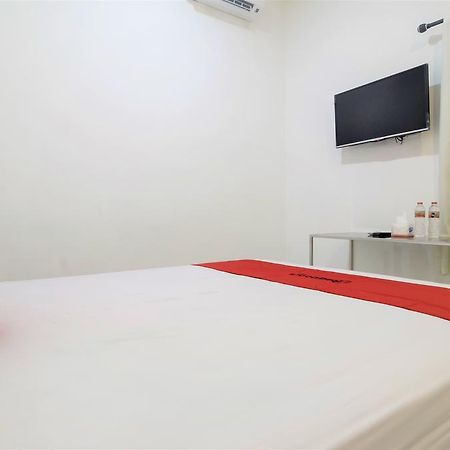 Reddoorz Near Poncol Station Hotel Semarang Bagian luar foto