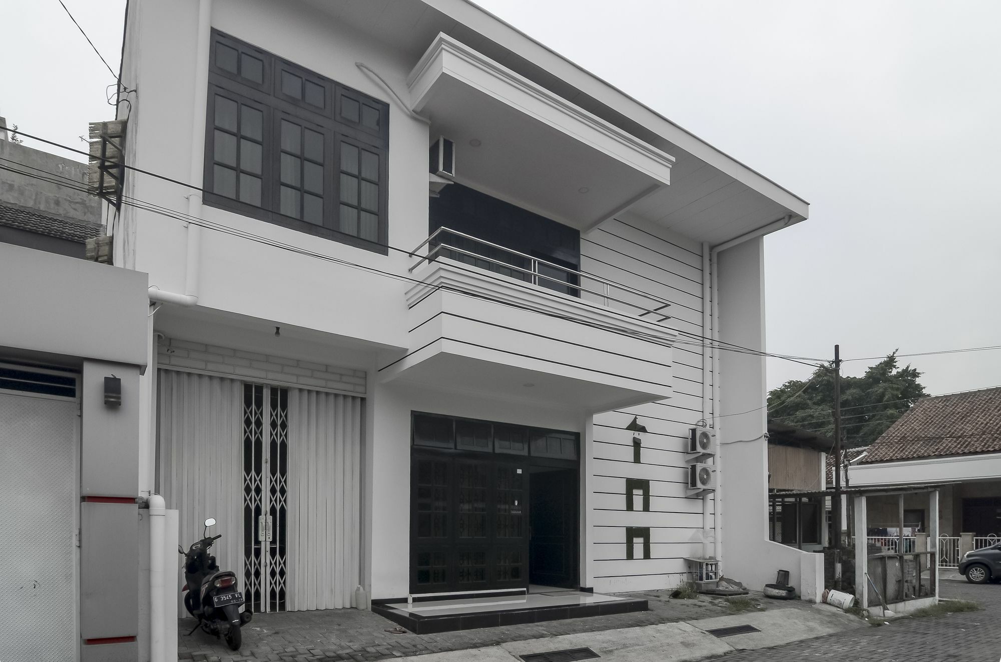Reddoorz Near Poncol Station Hotel Semarang Bagian luar foto