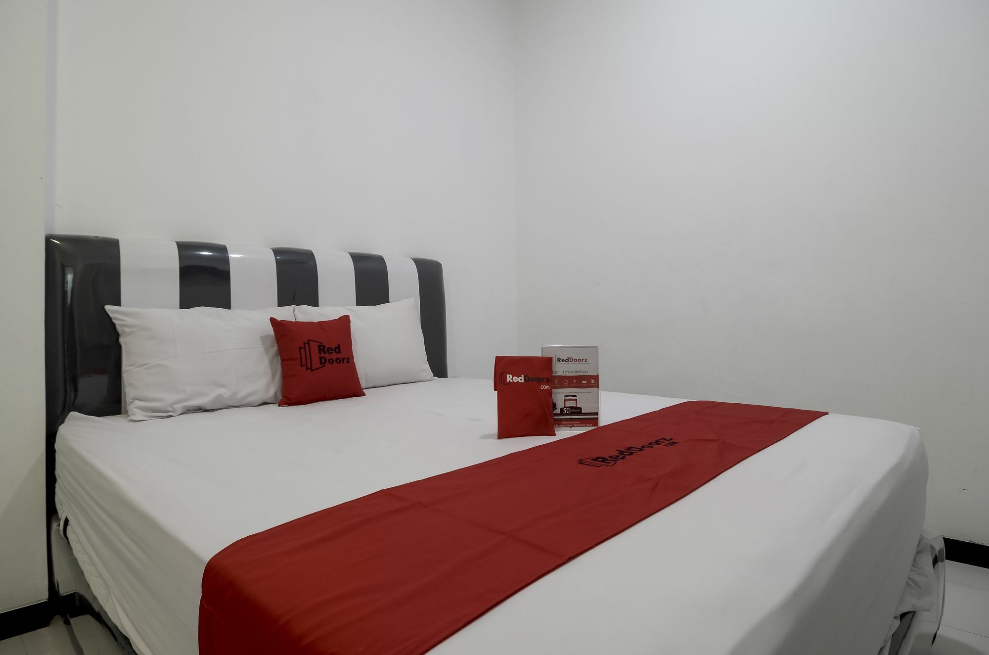 Reddoorz Near Poncol Station Hotel Semarang Bagian luar foto